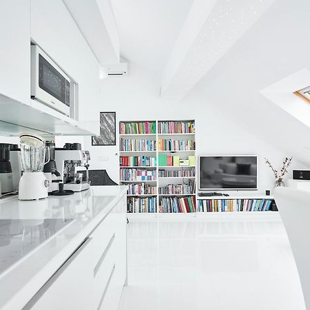 Apartament Unique Design Loft In Middle Of Centre Of Old Town With Netflix Kraków Zewnętrze zdjęcie