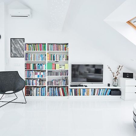Apartament Unique Design Loft In Middle Of Centre Of Old Town With Netflix Kraków Zewnętrze zdjęcie