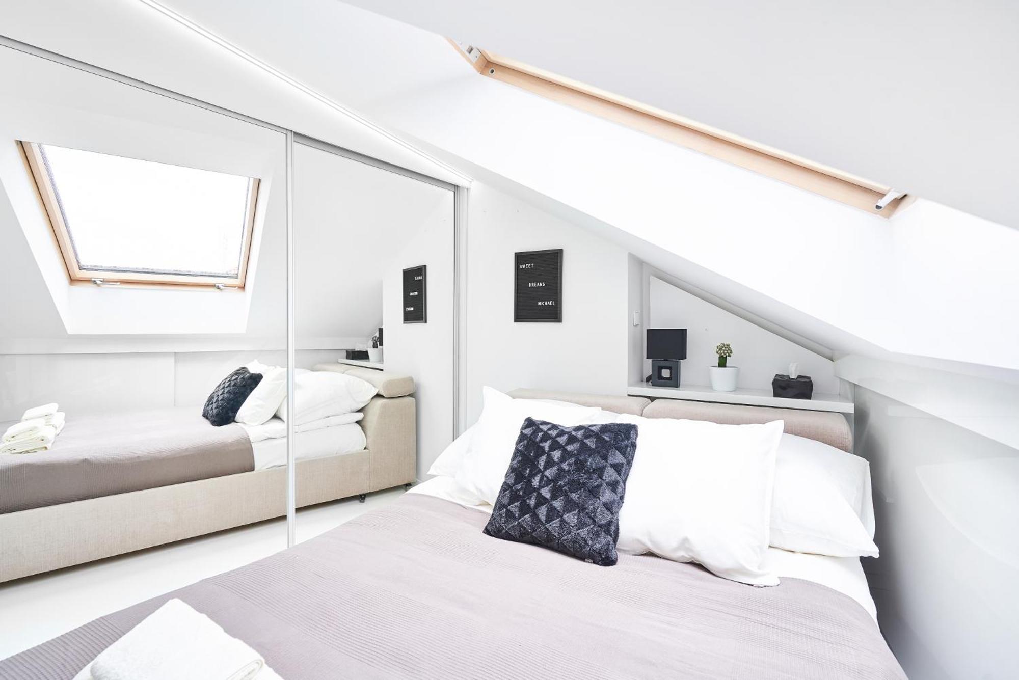 Apartament Unique Design Loft In Middle Of Centre Of Old Town With Netflix Kraków Zewnętrze zdjęcie